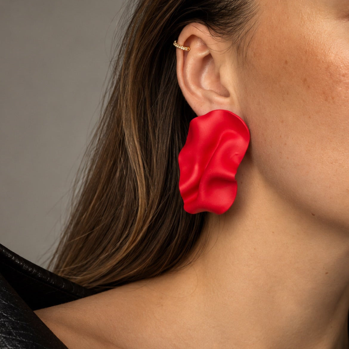 LIVA | Red L