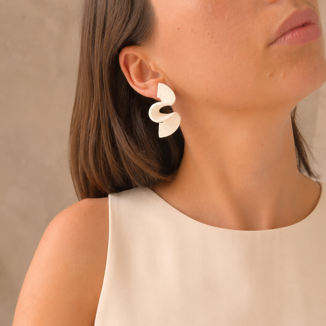 SI | white