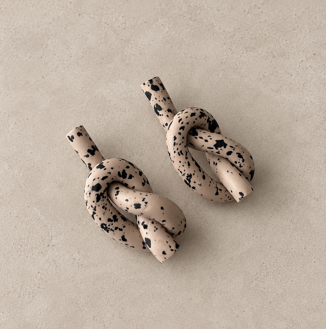 KNOT | Sand
