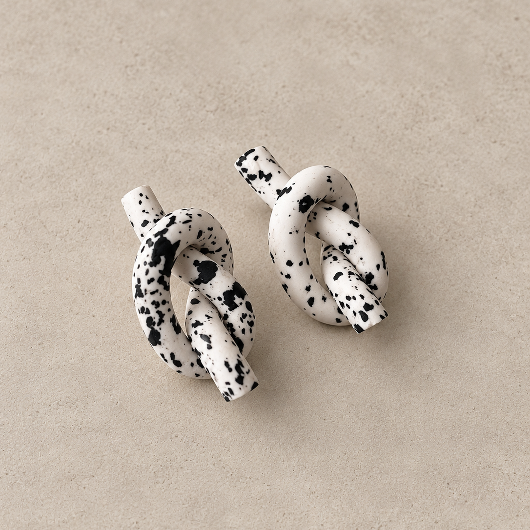 KNOT | White